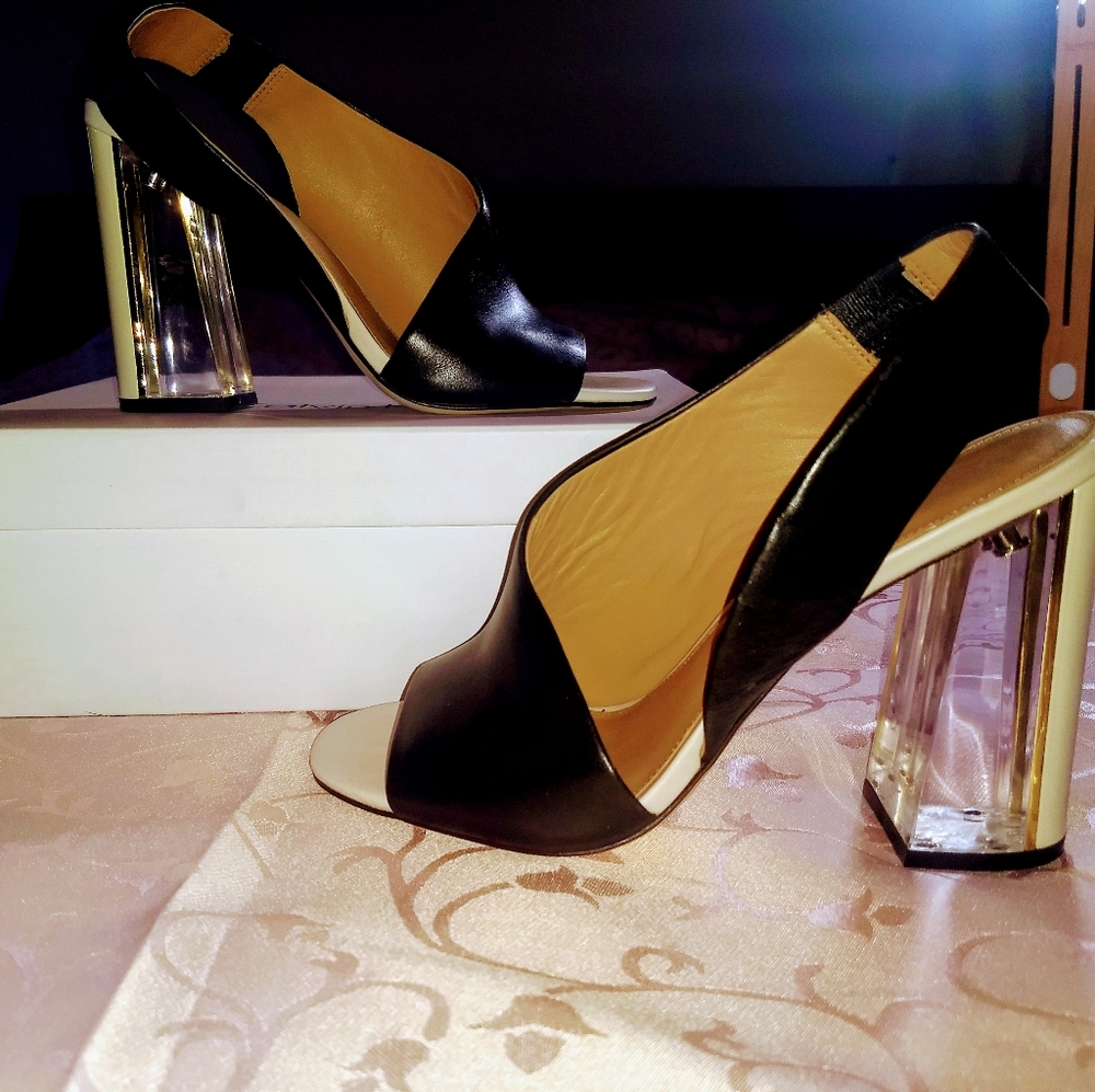 Calvin Klein Linnette Luxor Shoes - Picture 2 of 15